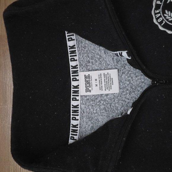 VS PINK OUTFIT 💖 - Picture 3 of 10